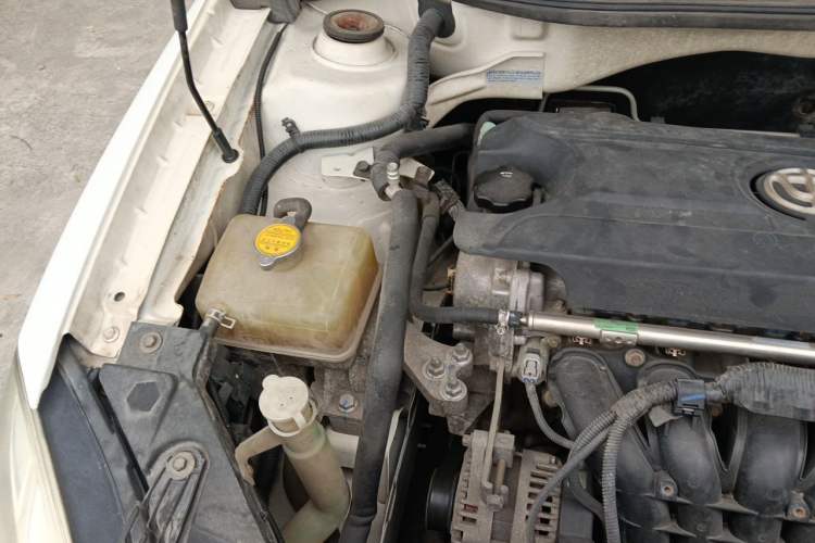 Used Brilliance H330 2013 1.5L Automatic Luxury Model Engine Bay Right