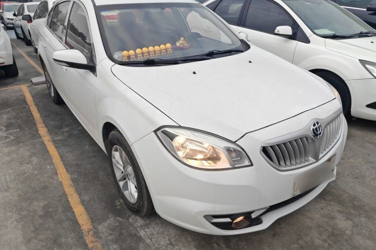 Used Brilliance H330 2013 1.5L Manual Luxury Model Front Right 45 Deg