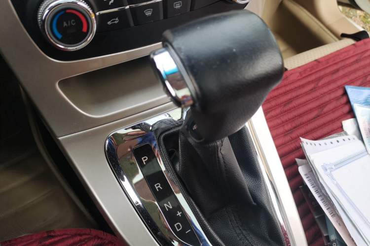 Used Brilliance H330 2013 1.5L Automatic Luxury Model Gear Lever