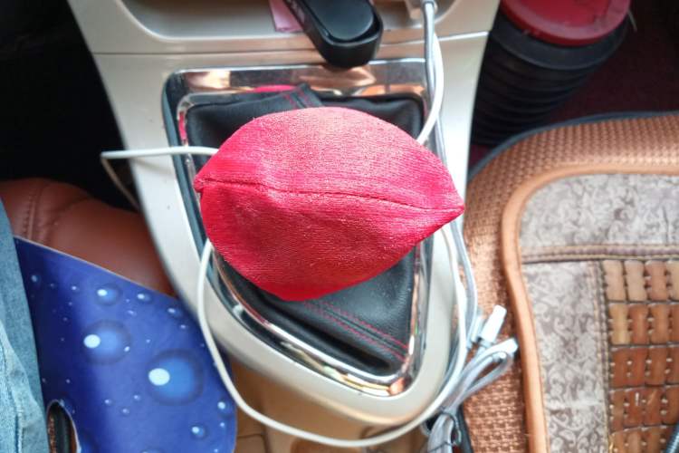 Used Brilliance H330 2013 1.5L Manual Comfort Model Gear Lever