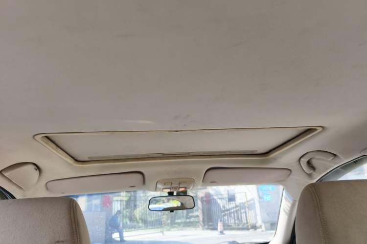 Used Brilliance H330 2013 1.5L Automatic Luxury Model Headliner
