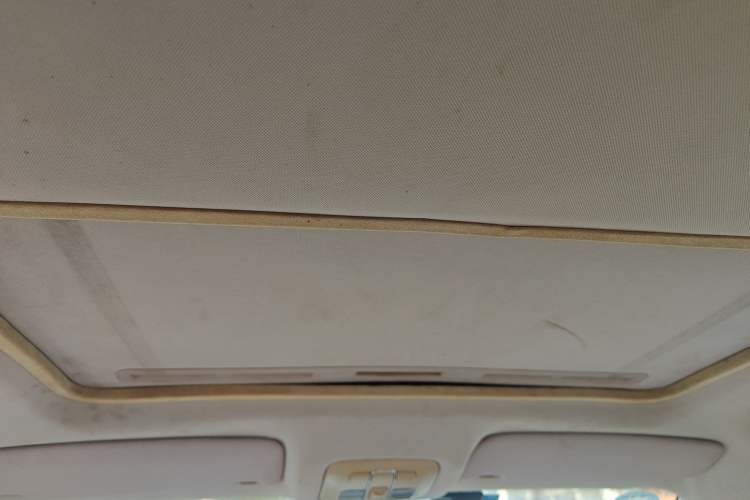 Used Brilliance H330 2013 1.5L Automatic Luxury Model Headliner