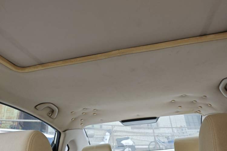 Used Brilliance H330 2013 1.5L Automatic Luxury Model Headliner