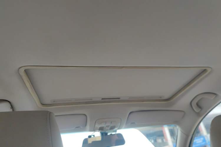 Used Brilliance H330 2013 1.5L Manual Luxury Model Headliner