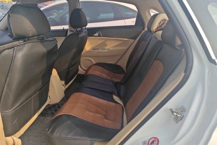 Used Brilliance H330 2013 1.5L Manual Luxury Model Interior 1