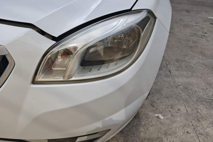Used Brilliance H330 2013 1.5L Automatic Luxury Model Left Front Headlight
