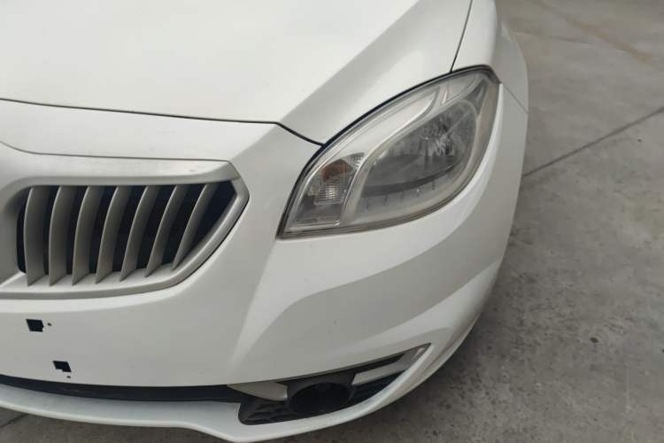 Used Brilliance H330 2013 1.5L Manual Luxury Model Left Front Headlight