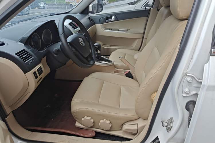 Used Brilliance H330 2013 1.5L Automatic Luxury Model Left Front Seat