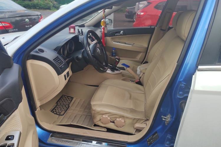 Used Brilliance H330 2013 1.5L Automatic Luxury Model Left Front Seat