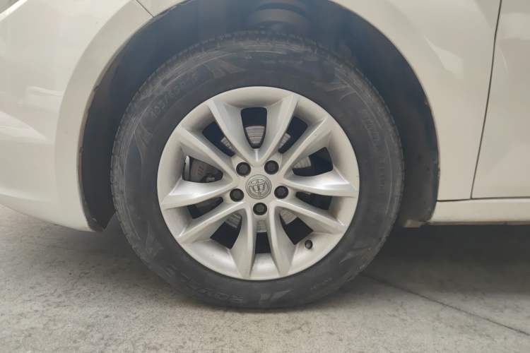 Used Brilliance H330 2013 1.5L Manual Luxury Model Left Front Wheel Hub