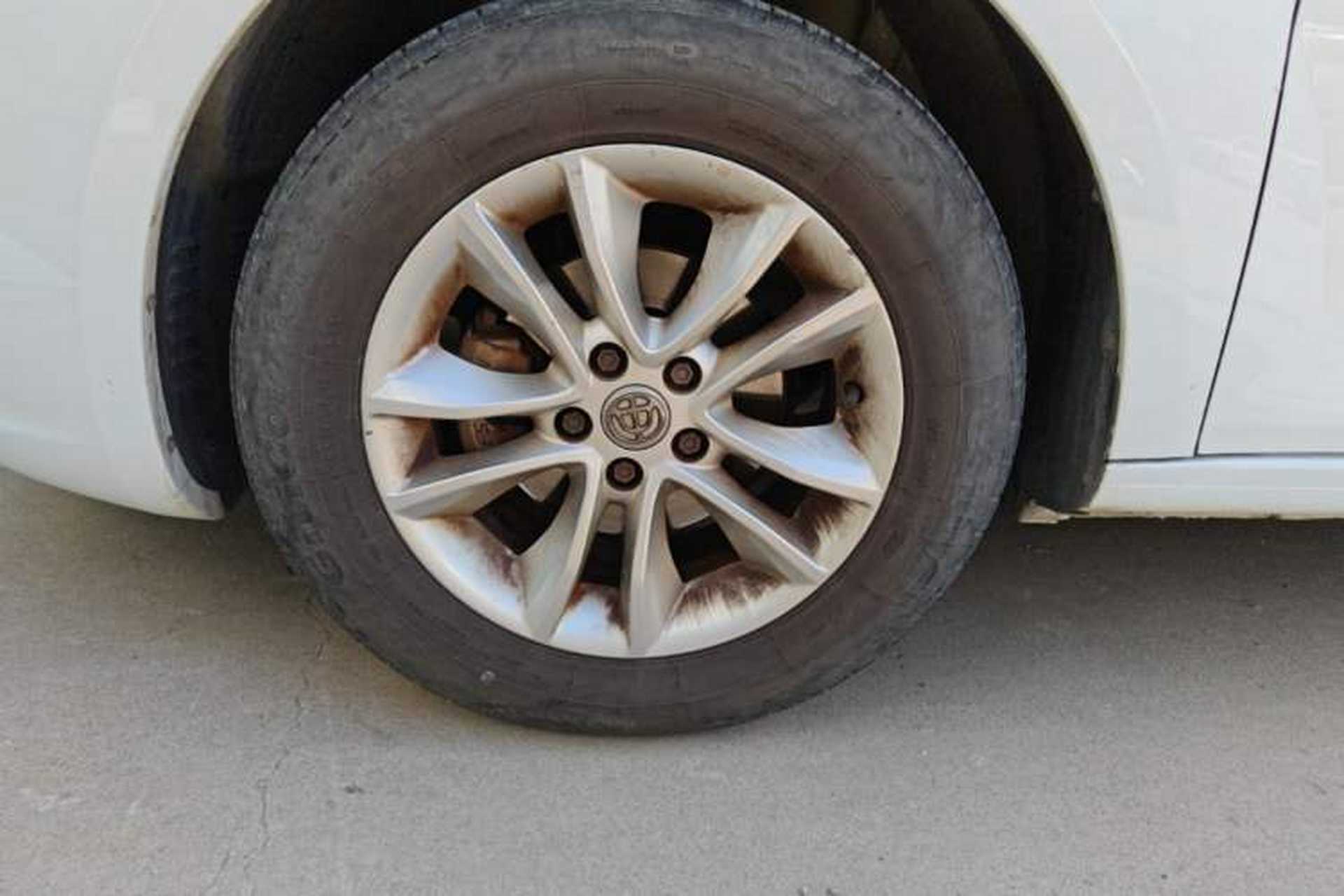Used Brilliance H330 2013 1.5L Manual Comfort Model Left Front Wheel Hub