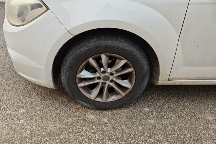 Used Brilliance H330 2013 1.5L Manual Comfort Model Left Front Wheel Hub