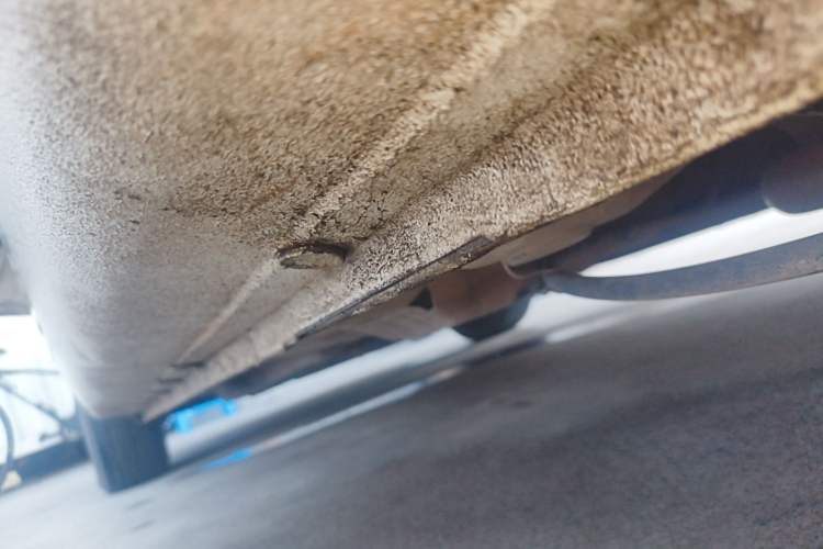 Used Brilliance H330 2013 1.5L Automatic Luxury Model Left Side Sill