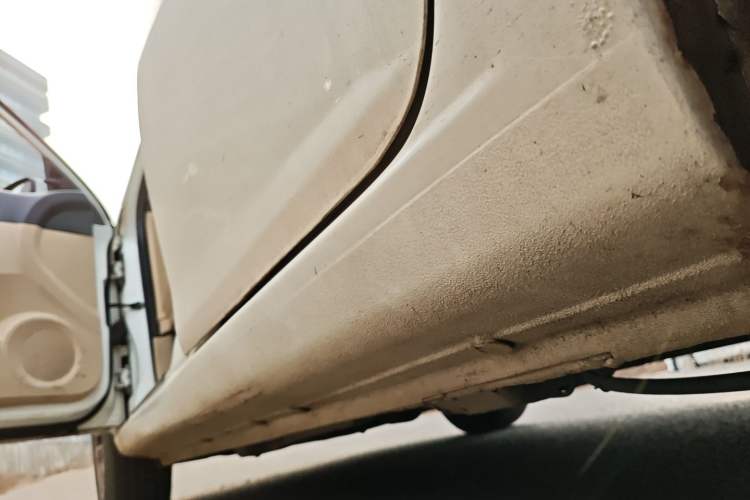 Used Brilliance H330 2013 1.5L Manual Comfort Model Left Side Sill
