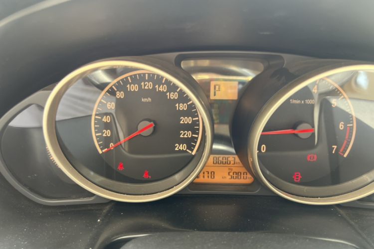 Used Brilliance H330 2013 1.5L Automatic Luxury Model Odometer Close Up