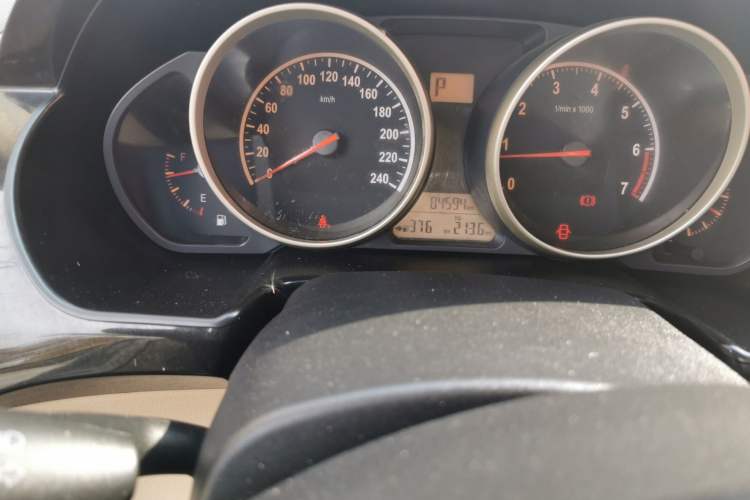 Used Brilliance H330 2013 1.5L Automatic Luxury Model Odometer Close Up