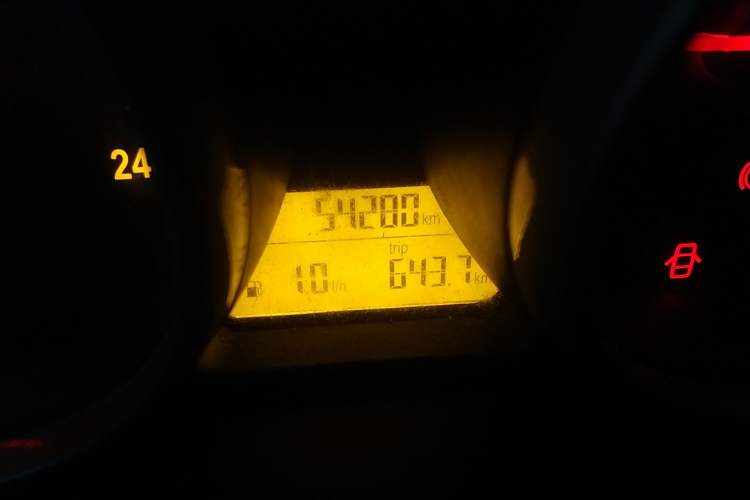 Used Brilliance H330 2013 1.5L Automatic Luxury Model Odometer Close Up