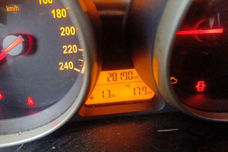 Used Brilliance H330 2013 1.5L Automatic Luxury Model Odometer Close Up