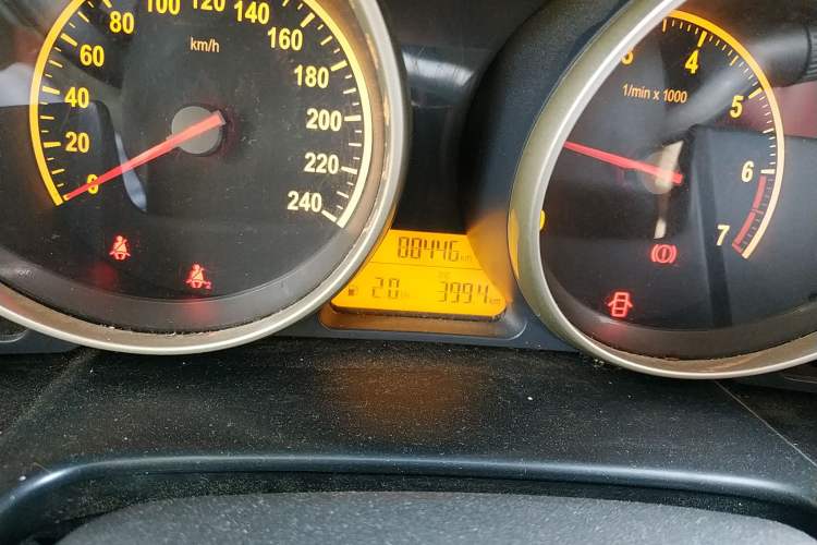 Used Brilliance H330 2013 1.5L Manual Luxury Model Odometer Close Up