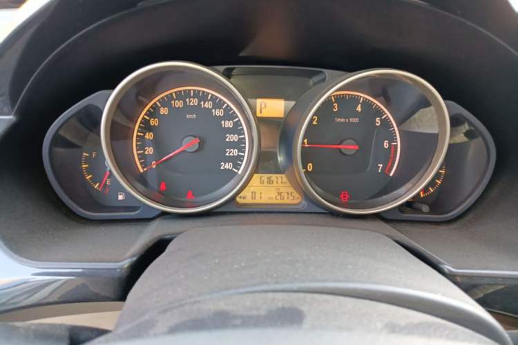 Used Brilliance H330 2013 1.5L Automatic Comfort Edition Odometer Close Up