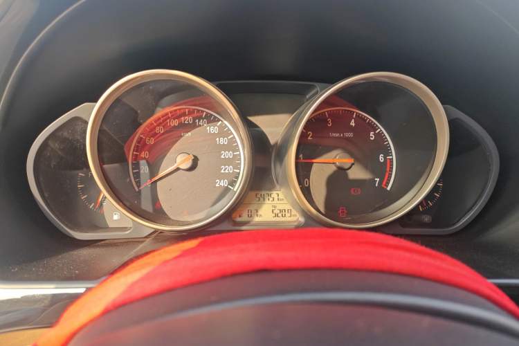 Used Brilliance H330 2013 1.5L Manual Luxury Model Odometer Close Up