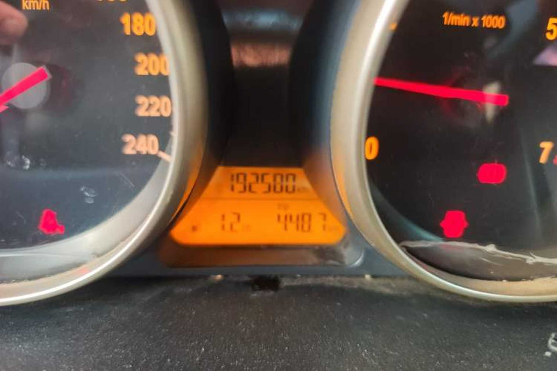Used Brilliance H330 2013 1.5L Manual Comfort Model Odometer Close Up