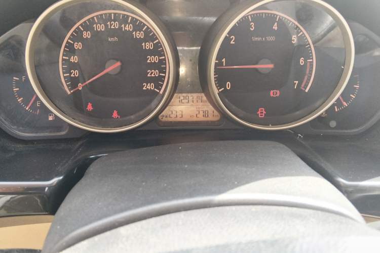 Used Brilliance H330 2013 1.5L Manual Comfort Model Odometer Close Up