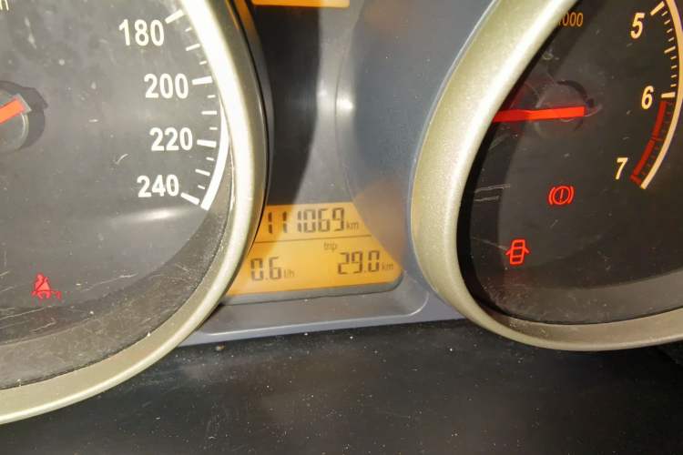 Used Brilliance H330 2013 1.5L Automatic Luxury Model Odometer Close Up