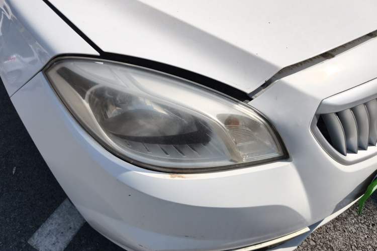 Used Brilliance H330 2013 1.5L Automatic Luxury Model Right Front Headlight