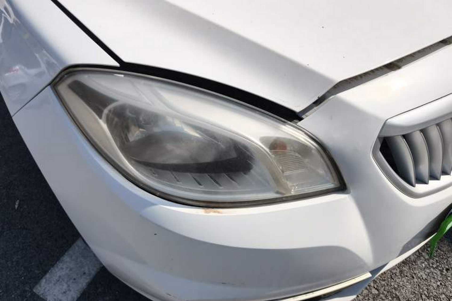 Used Brilliance H330 2013 1.5L Automatic Luxury Model Right Front Headlight
