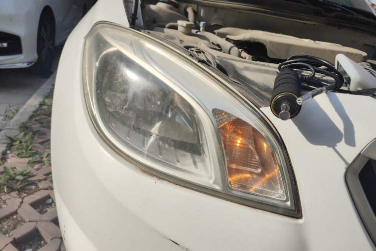 Used Brilliance H330 2013 1.5L Automatic Comfort Edition Right Front Headlight