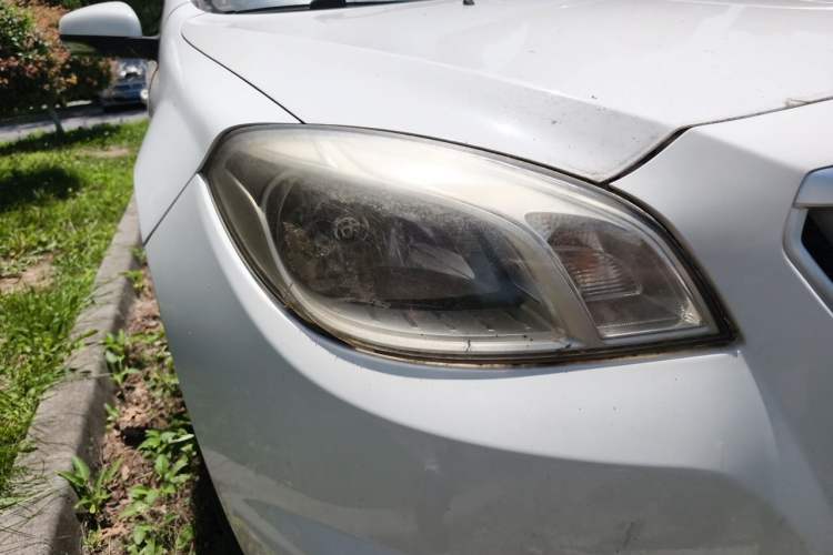 Used Brilliance H330 2013 1.5L Manual Comfort Model Right Front Headlight