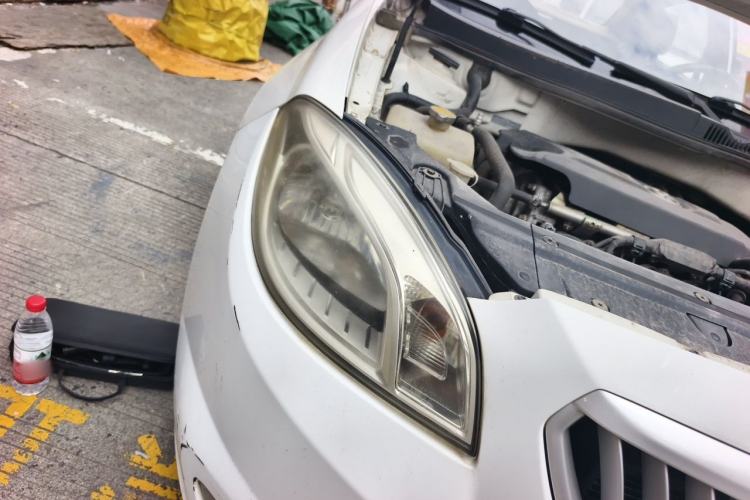 Used Brilliance H330 2013 1.5L Automatic Luxury Model Right Front Headlight