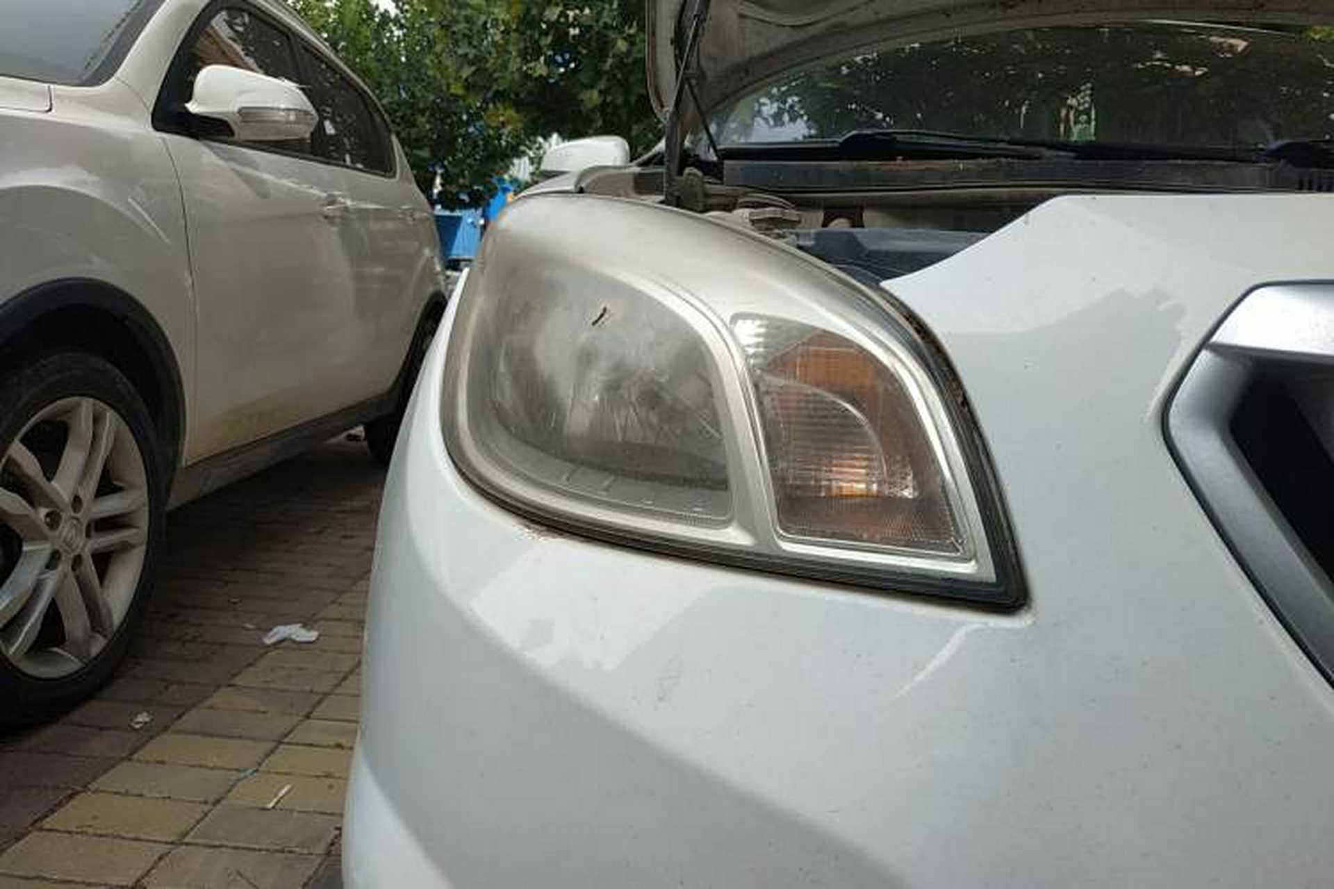 Used Brilliance H330 2013 1.5L Manual Luxury Model Right Front Headlight