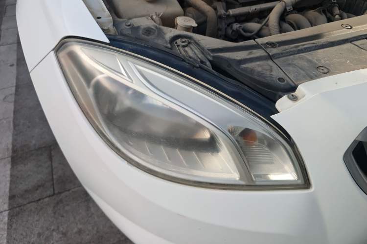 Used Brilliance H330 2013 1.5L Manual Comfort Model Right Front Headlight