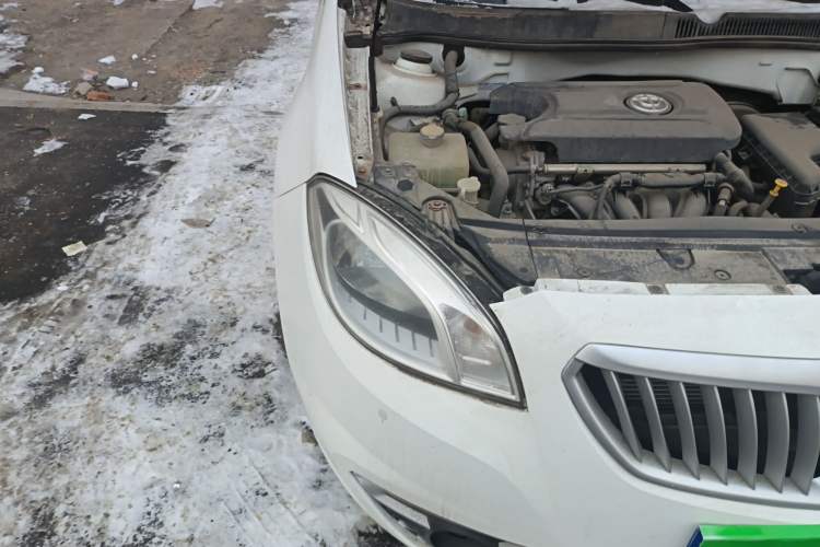 Used Brilliance H330 2013 1.5L Automatic Comfort Edition Right Front Headlight