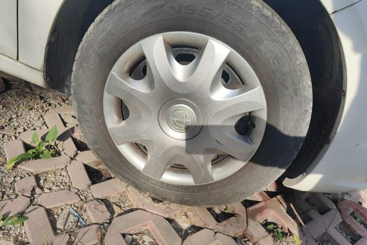 Used Brilliance H330 2013 1.5L Automatic Comfort Edition Right Front Wheel Hub