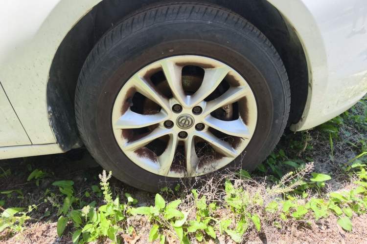 Used Brilliance H330 2013 1.5L Manual Comfort Model Right Front Wheel Hub