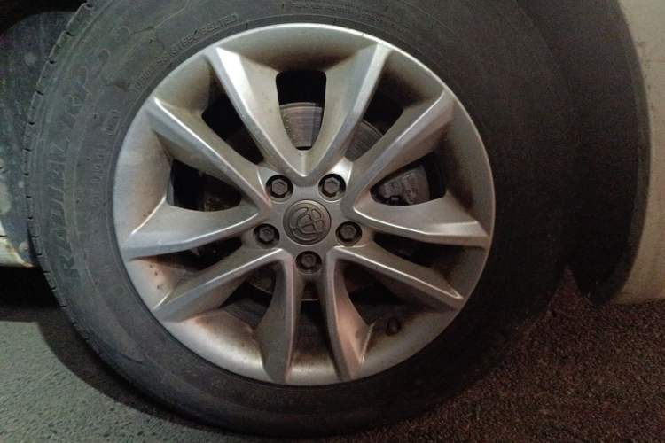 Used Brilliance H330 2013 1.5L Manual Comfort Model Right Front Wheel Hub
