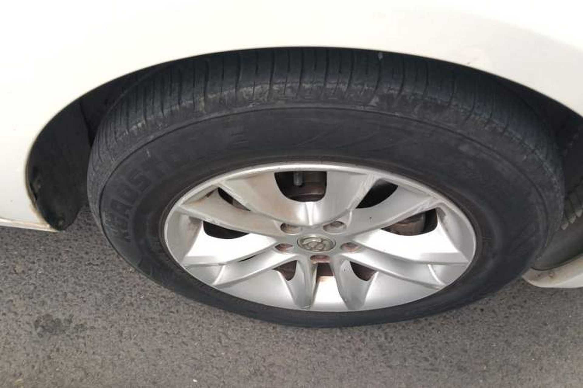 Used Brilliance H330 2013 1.5L Automatic Luxury Model Right Front Wheel Hub