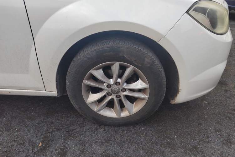 Used Brilliance H330 2013 1.5L Automatic Luxury Model Right Front Wheel Hub