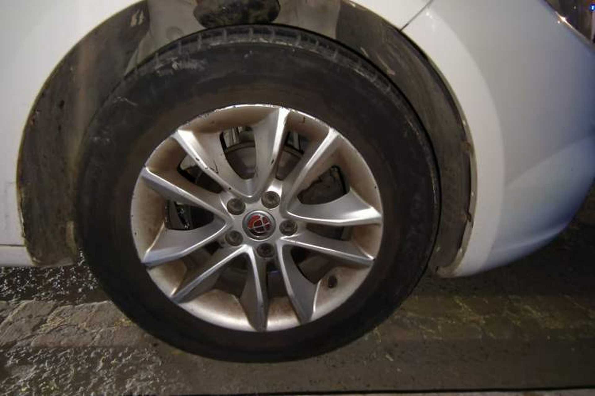 Used Brilliance H330 2013 1.5L Automatic Luxury Model Right Front Wheel Hub