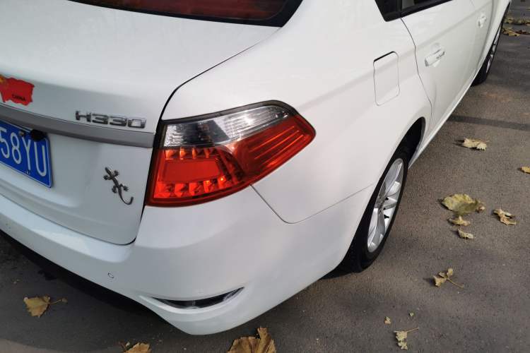 Used Brilliance H330 2013 1.5L Automatic Luxury Model Right Rear Taillight