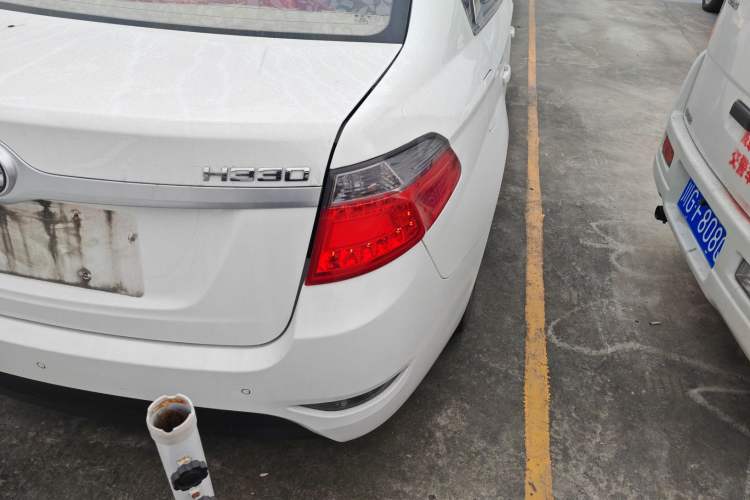 Used Brilliance H330 2013 1.5L Manual Luxury Model Right Rear Taillight