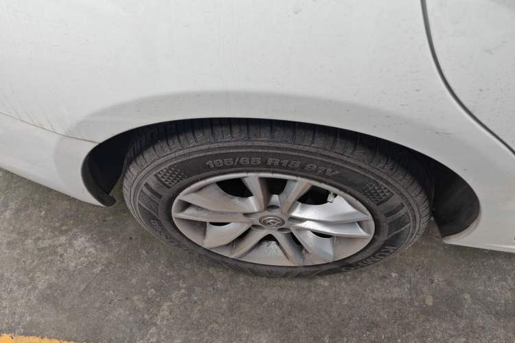 Used Brilliance H330 2013 1.5L Manual Luxury Model Right Rear Wheel Hub