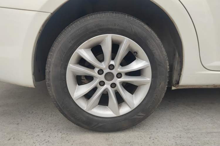 Used Brilliance H330 2013 1.5L Manual Luxury Model Right Rear Wheel Hub