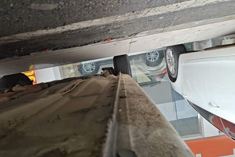Used Brilliance H330 2013 1.5L Automatic Luxury Model Right Side Sill