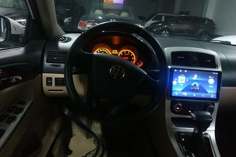 Used Brilliance H330 2013 1.5L Automatic Luxury Model Steering Wheel