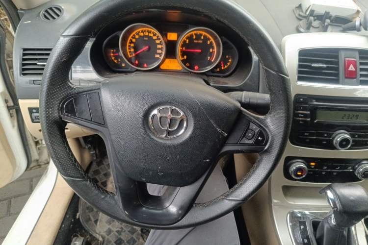 Used Brilliance H330 2013 1.5L Automatic Luxury Model Steering Wheel