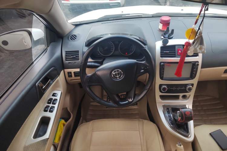 Used Brilliance H330 2013 1.5L Automatic Luxury Model Steering Wheel